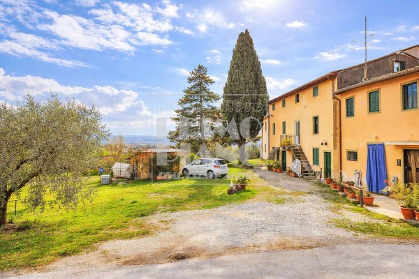 Villa For Sale In Capannori