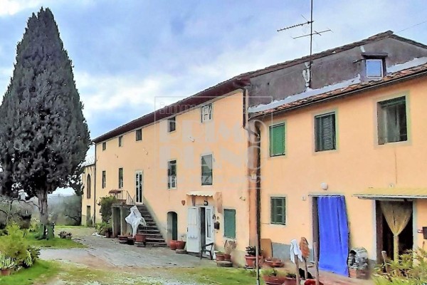 Villa For Sale In Capannori