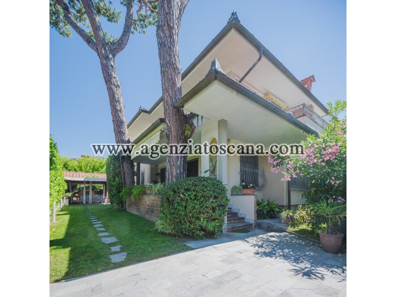 Two-family Villa for rent, Forte Dei Marmi - Centrale -  21