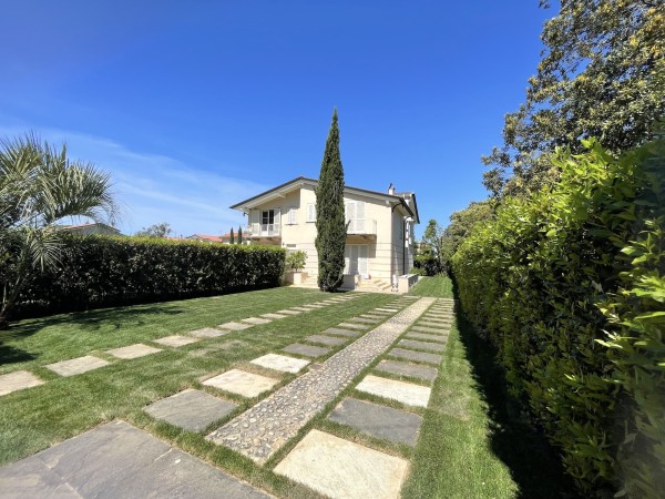 Riferimento SV015 - villa in Buying And Selling in Pietrasanta