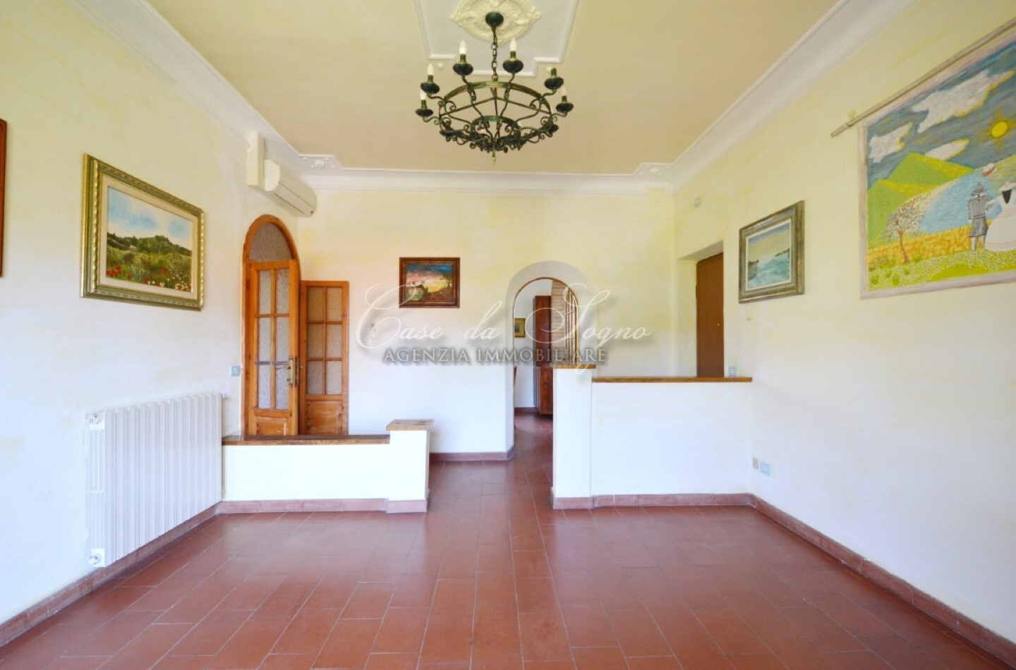 559 - cover Villa centro
