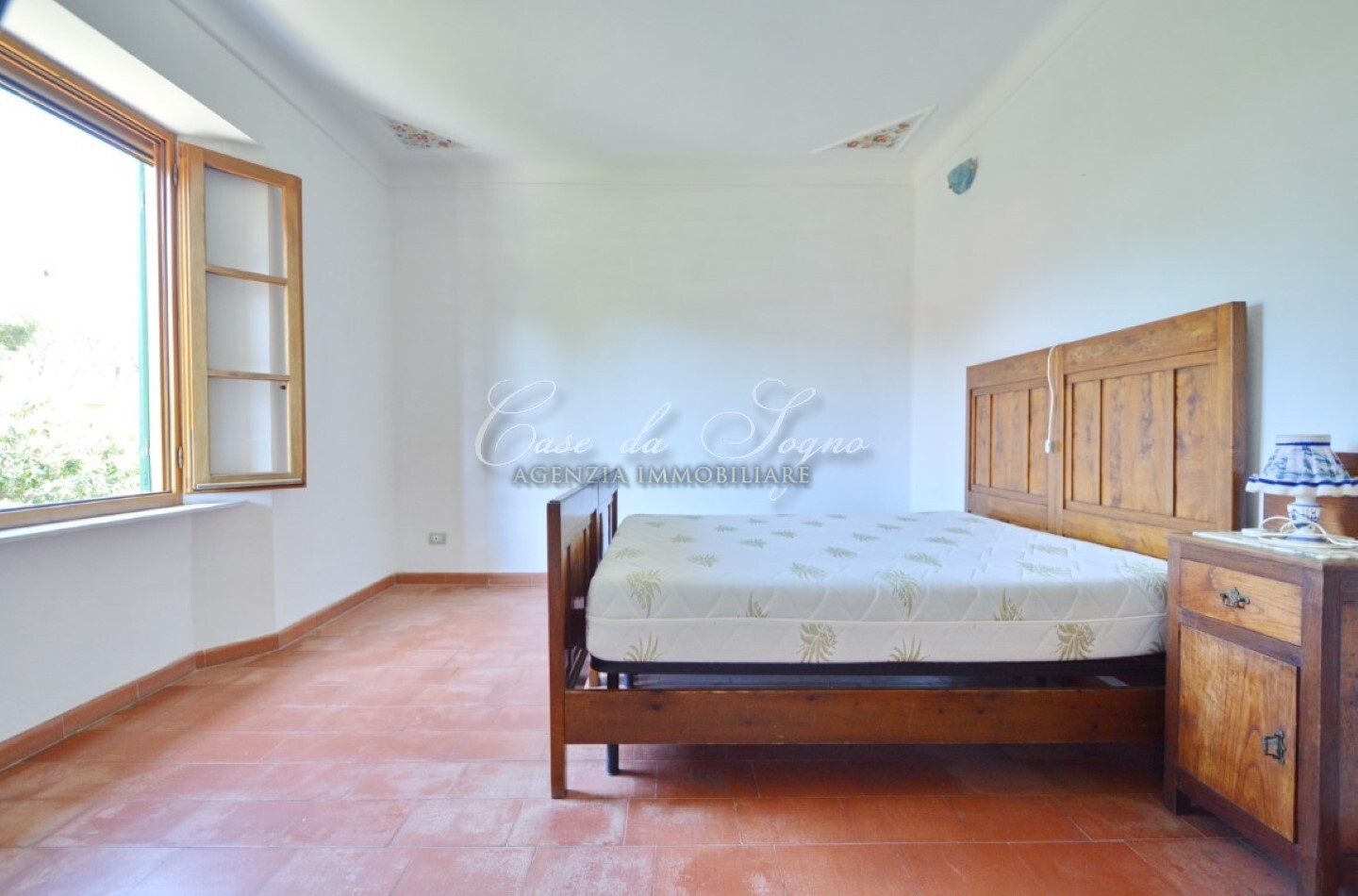 559 - cover Villa centro