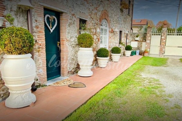 Historical Villa For Sale In C