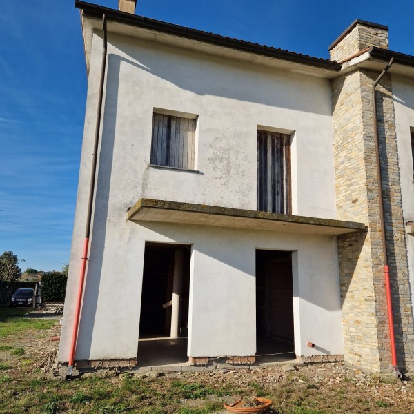 Terraced House On Sale, Pontedera - Pardossi - Reference: 907