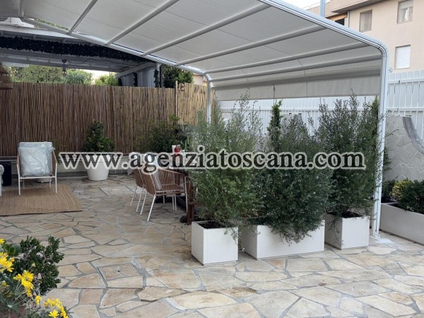 Two-family Villa for sale, Forte Dei Marmi -  1