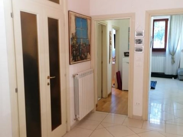 Rif. 2401 - appartamento in vendita a Viareggio | Foto 2