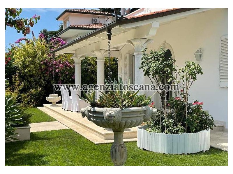 Villa in vendita, Pietrasanta - Marina Di Pietrasanta -  0