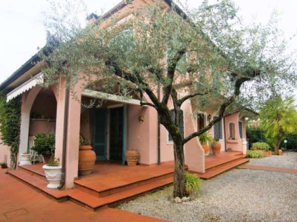 Villa Singola in vendita, Forte dei Marmi, vicinanze centro 
