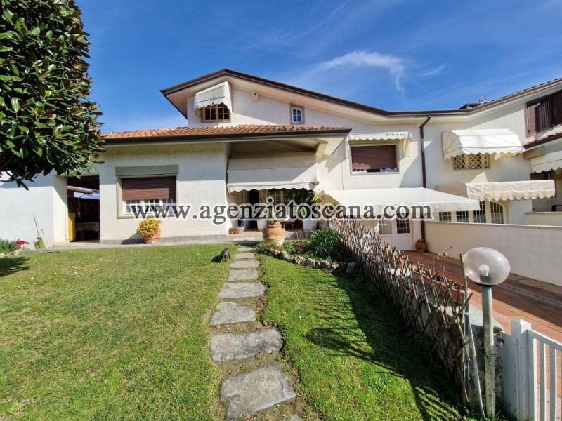 Two-family Villa for sale, Forte Dei Marmi - Ponente -  0
