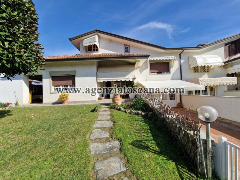 Villa Bifamiliare in vendita, Forte Dei Marmi - Ponente -  0