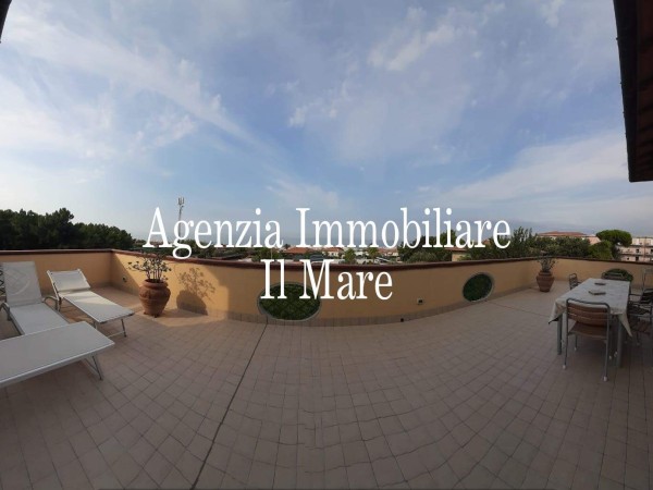 Riferimento 140-8 PL - Attico in Affitto a Marina Di Pietrasanta