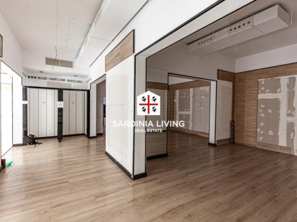 Olbia centro – ampio locale 