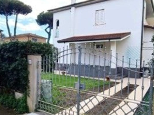 Villa in vendita, Viareggio 