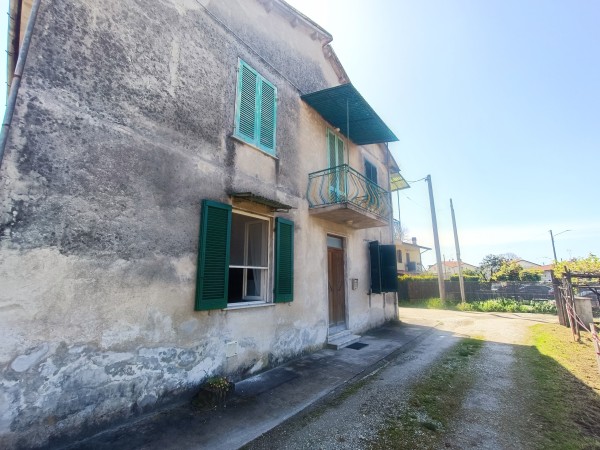 Casa indipendente con giardino