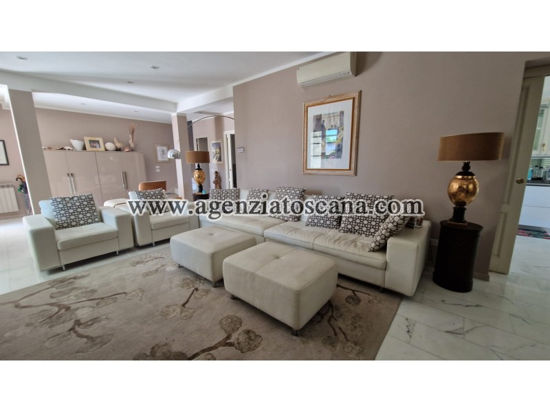 Villa With Pool for rent, Forte Dei Marmi - Centrale -  2