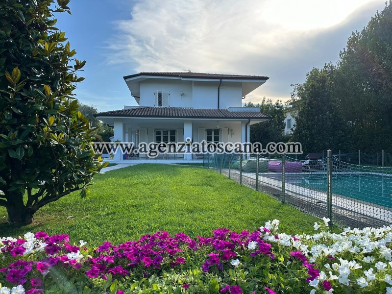 Villa With Pool for rent, Forte Dei Marmi - Centrale -  0