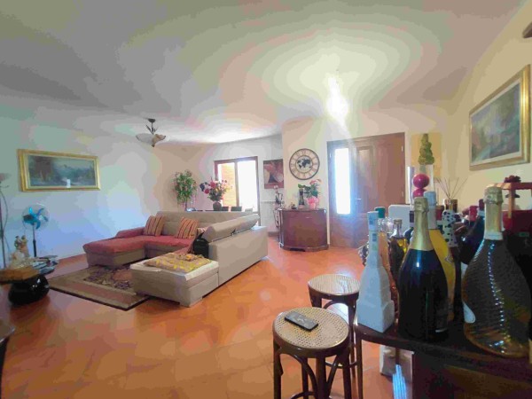 Villa a schiera di testata a c