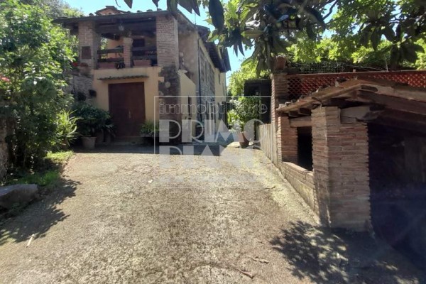 Rustic House For Sale In Capan