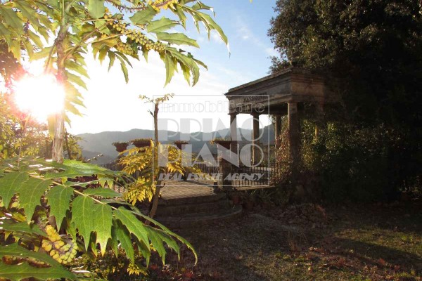 Villa For Sale In Lucca