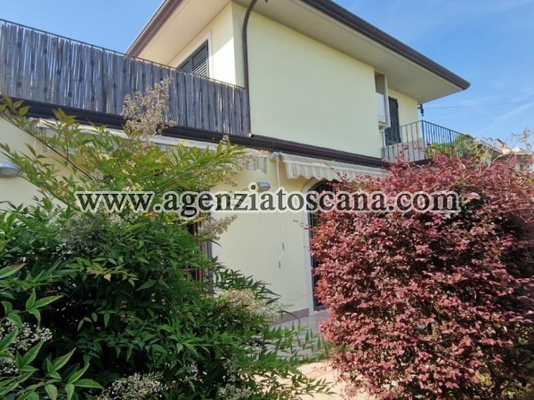 Two-family House With Garden And Parking Spaces