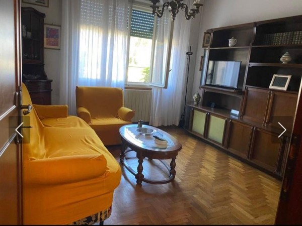 Apartment in on sale, Viareggio 