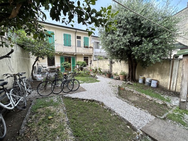 Viareggina in vendita, Viareggio 