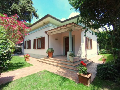 Immobile LT 1202 Villa la quiete - Villa Singola in Affitto a Marina Di Pietrasanta