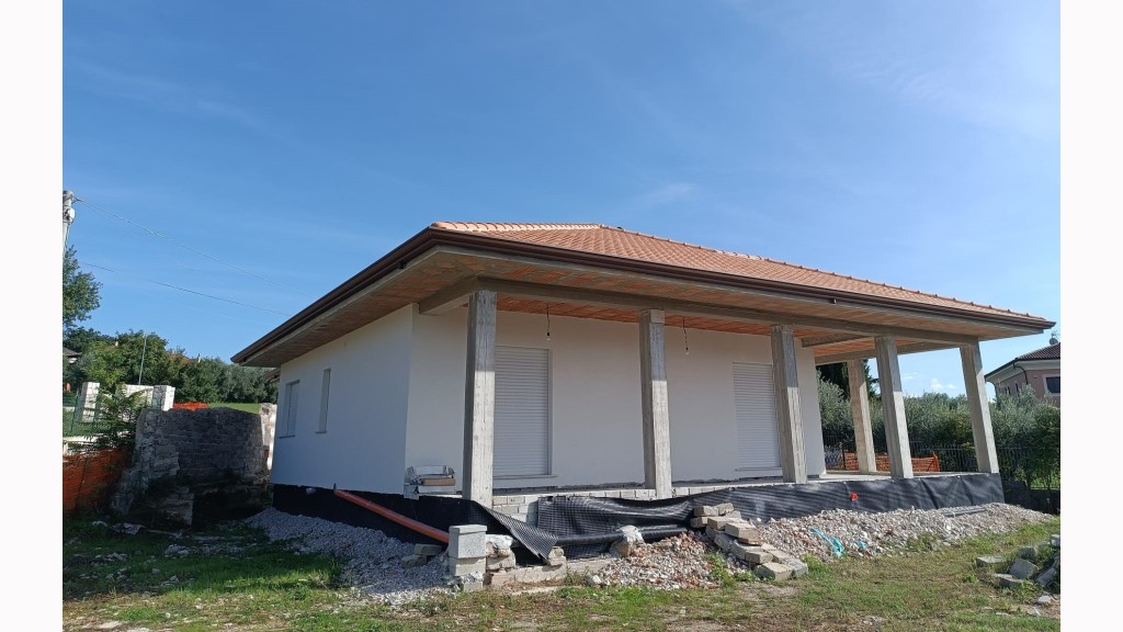 Villa Singolain Vendita, Cassino - Riferimento: v3