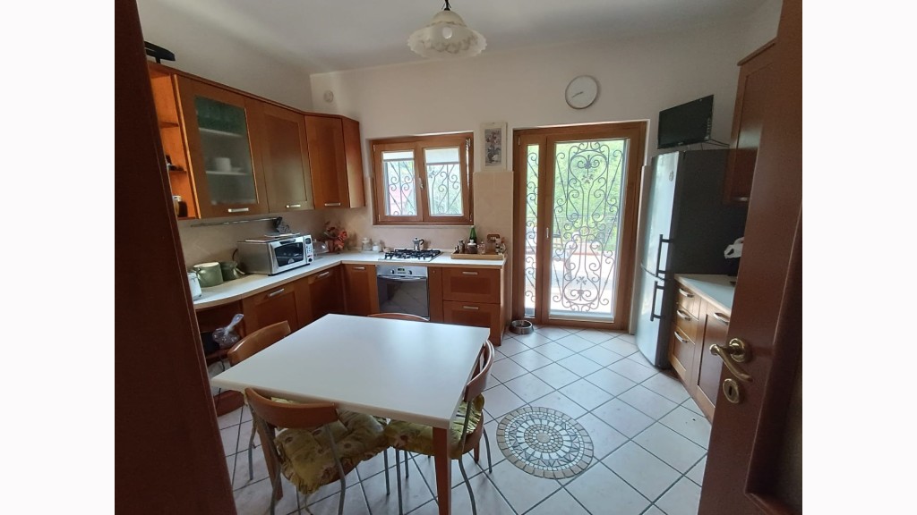 Villa Singolain Vendita, Sant'elia Fiumerapido - Riferimento: v5