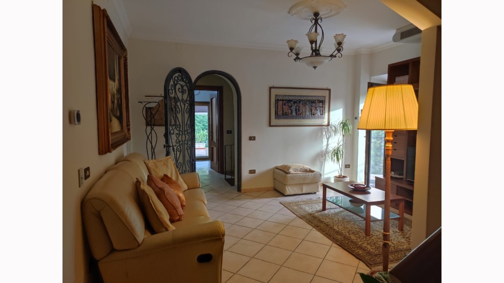 Villa Singolain Vendita, Sant'elia Fiumerapido - Riferimento: v5