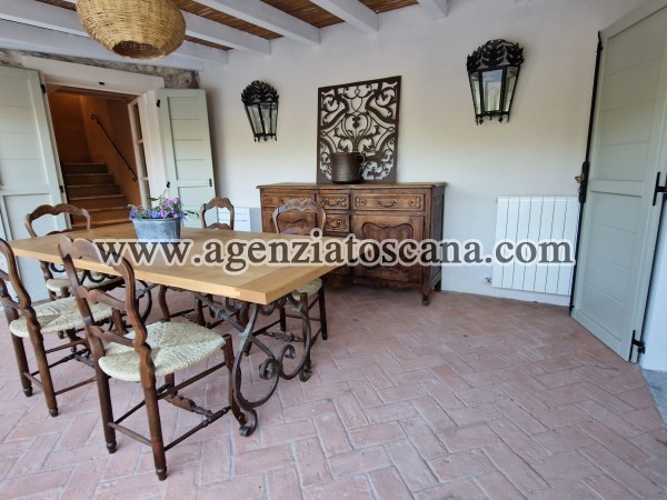 Two-family Villa for sale, Pietrasanta -  1