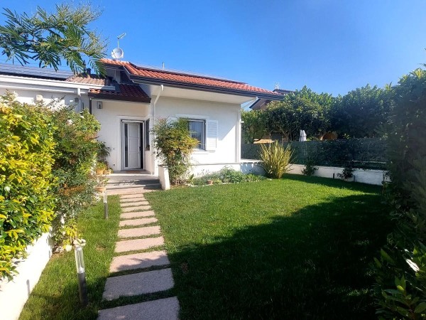 Riferimento SA035 - villa in Летняя аренда in Forte Dei Marmi - Centro