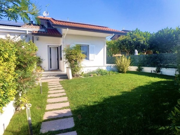 Riferimento SA035 - villa in Летняя аренда in Forte Dei Marmi - Centro