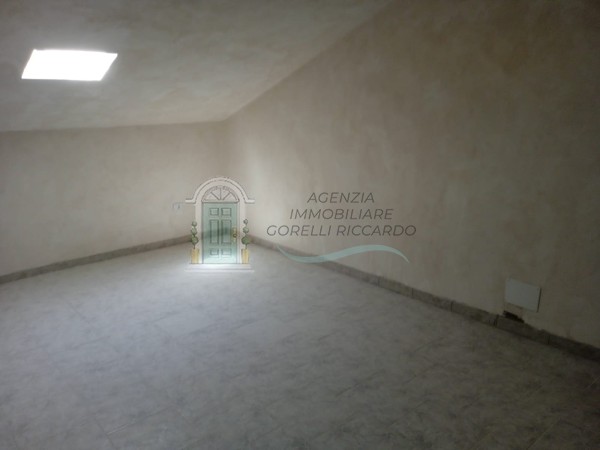 v196 appartamento asciano 27068