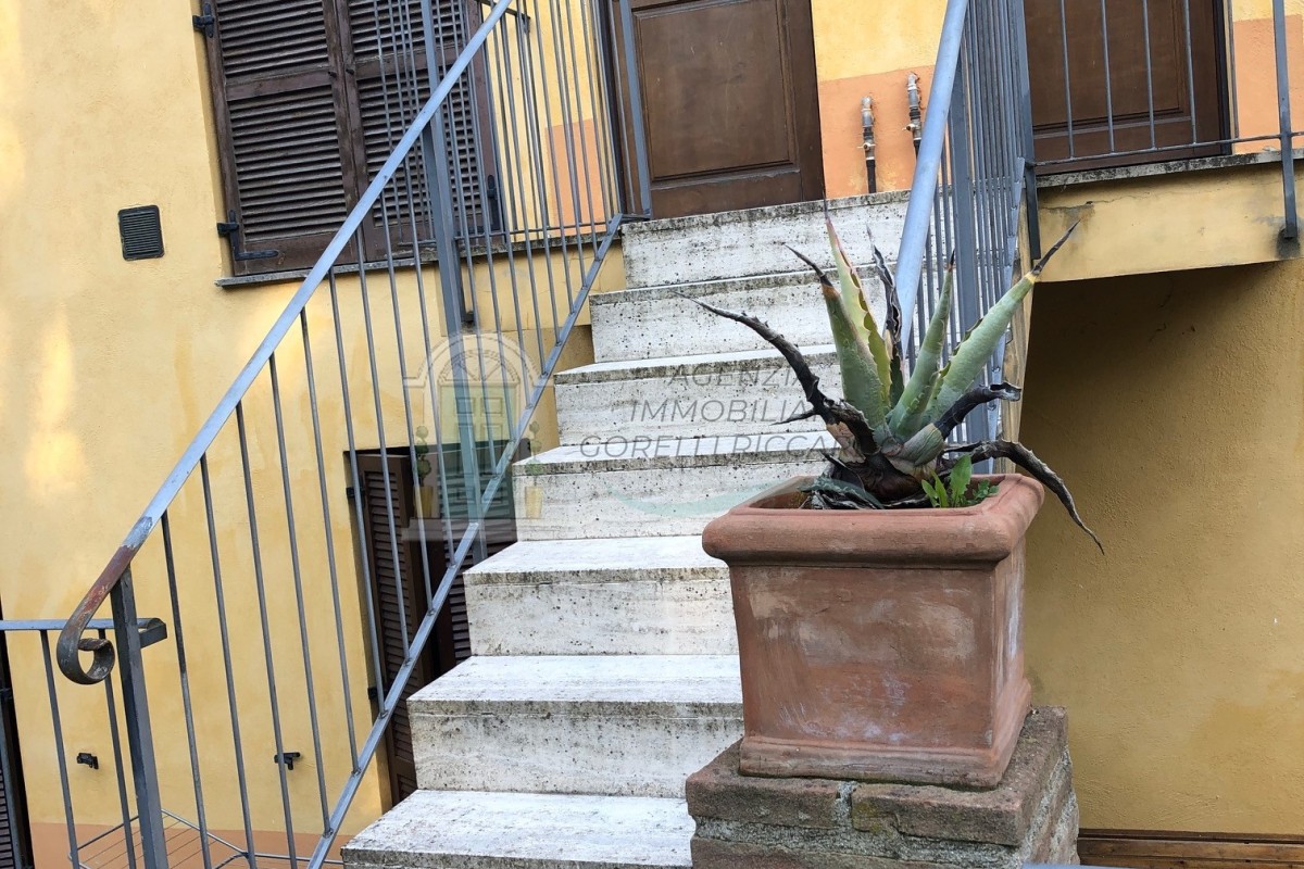 v16 appartamento radicondoli a51d2