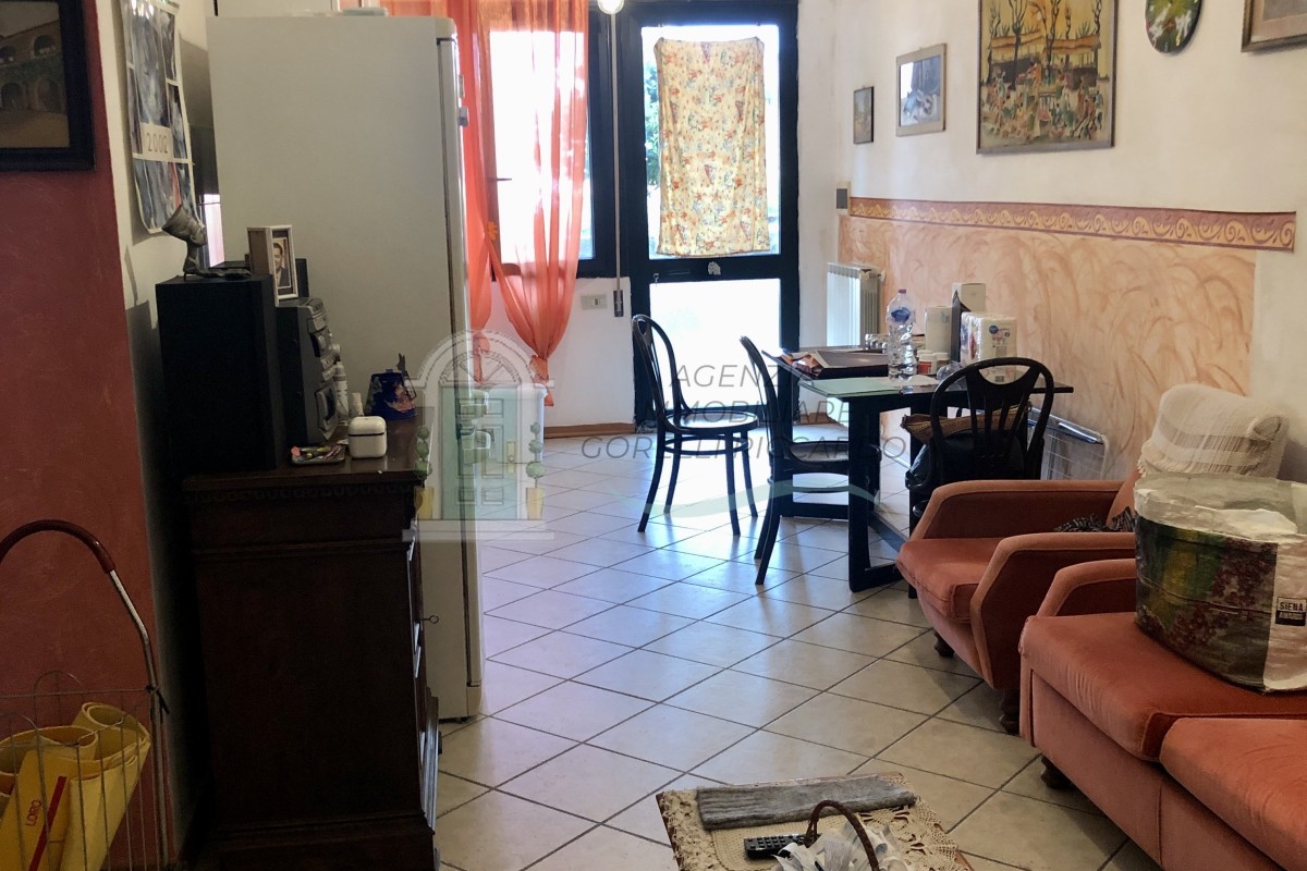 v136 appartamento castellina scalo 097fd