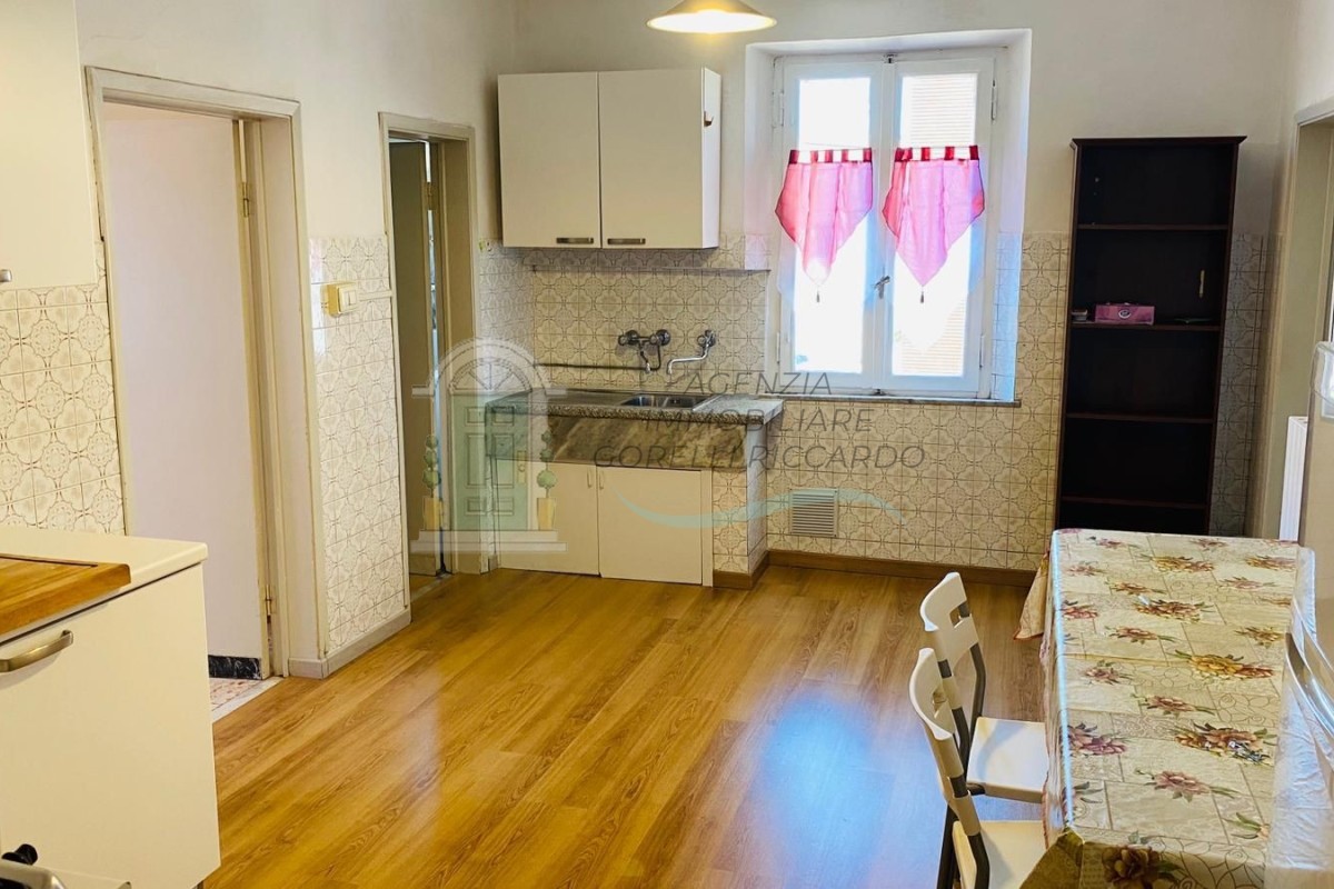 v145 appartamento uncinello 7b467