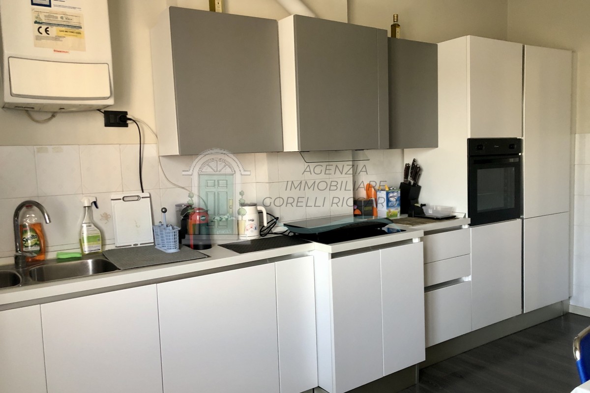 v151 appartamento castellina scalo b2841