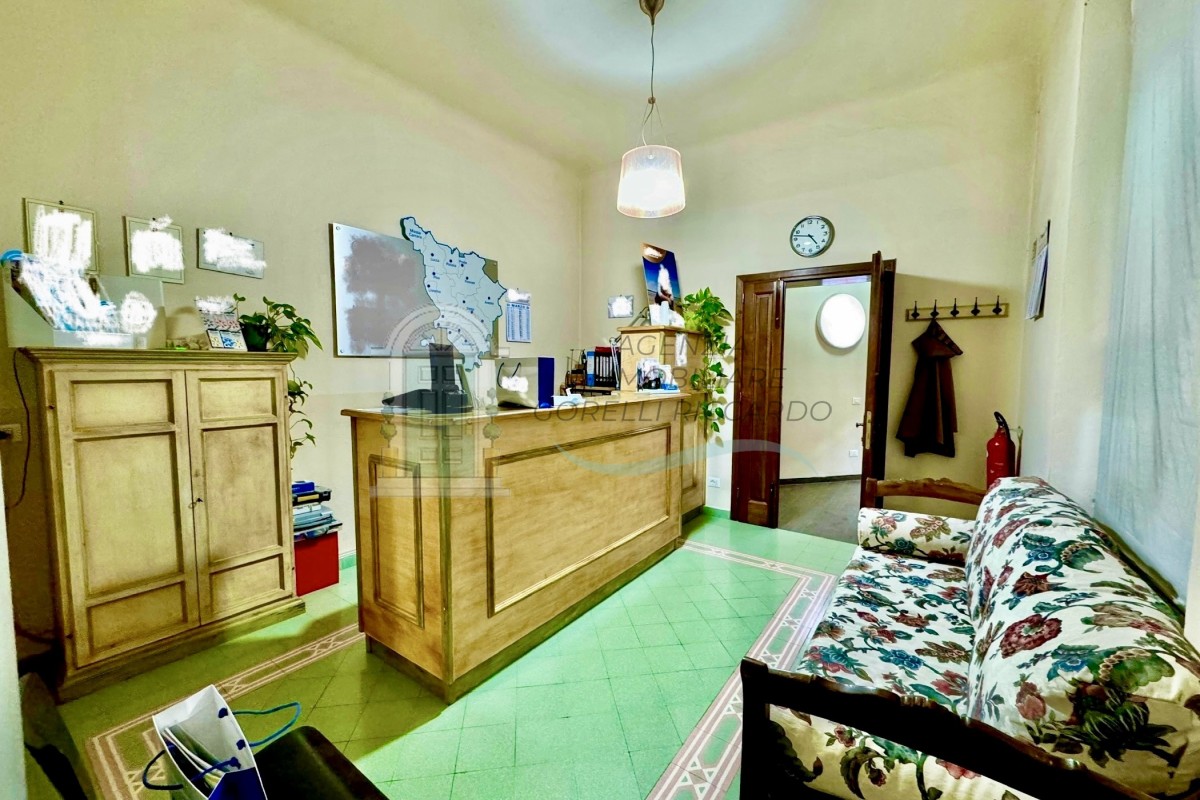 vc03 locale commerciale siena 6654b