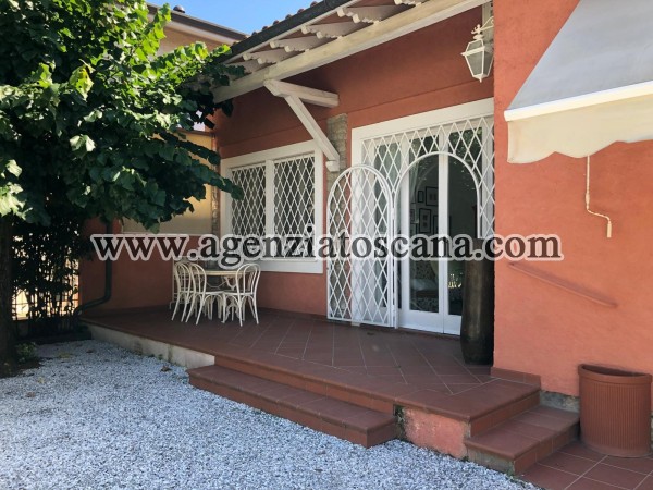 Villetta Nel Centro Di Forte Dei Marmi