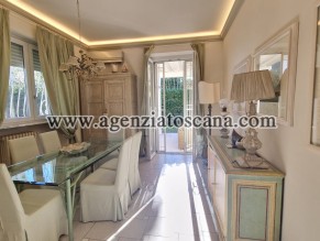 Forte Dei Marmi - Villa Singola In Zona Residenziale