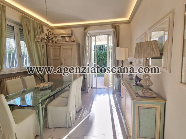 Forte Dei Marmi - Villa Singola In Zona Residenziale
