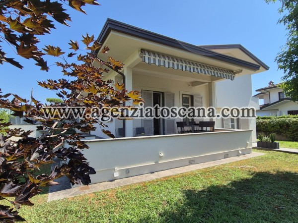 Villa Di Nuova Ristrutturazione In Esclusiva