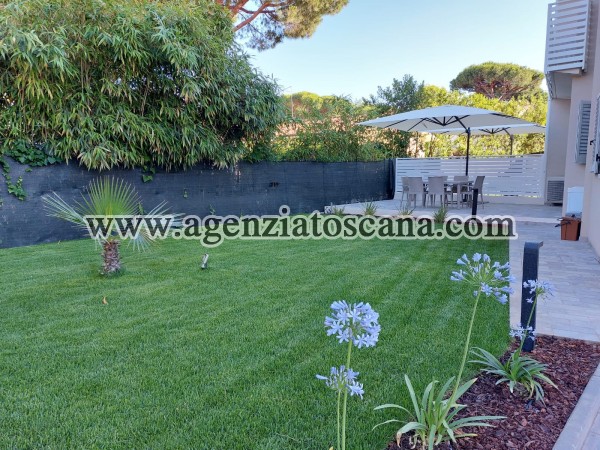 Appartamento A Piano Terra Con Giardino