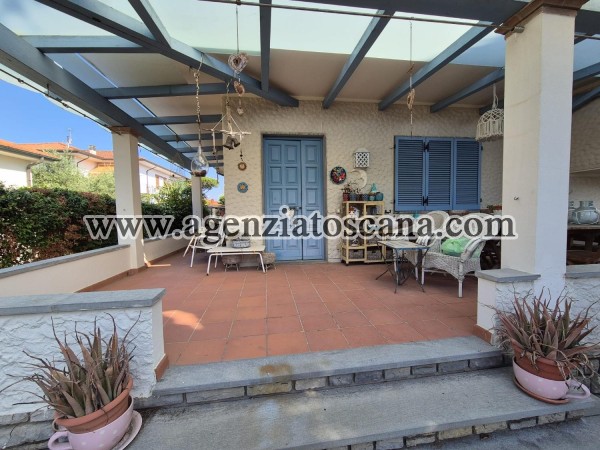 Villa Singola Con Giardino In Esclusiva