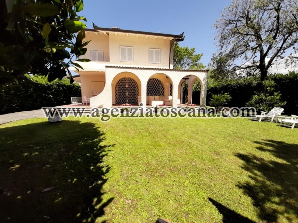 Villa Singola Con Grande Giardino