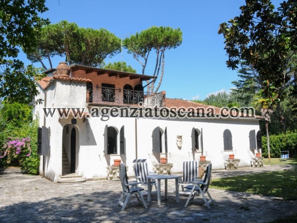 Stupenda Villa Storica Con Parco A 10 Minuti Da Forte Dei Marmi