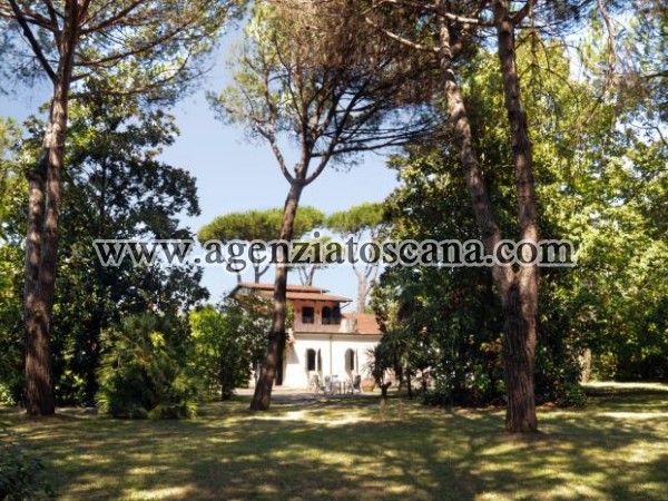 Stupenda Villa Storica Con Parco A 10 Minuti Da Forte Dei Marmi - 01 12 23 Chiesta L'ape -