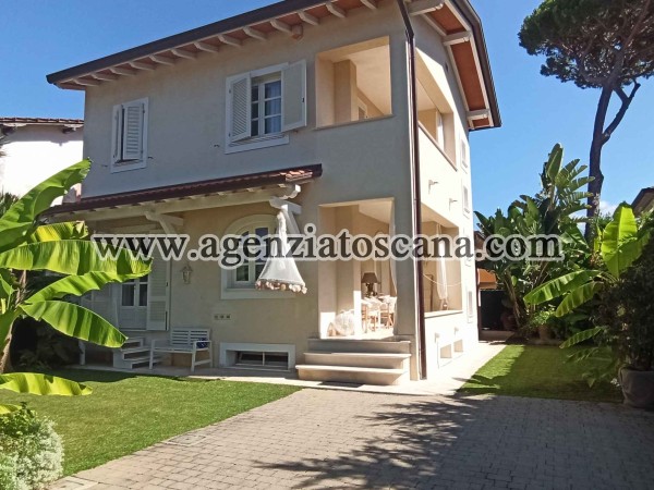 Villa Nel Centro Di Forte Dei Marmi