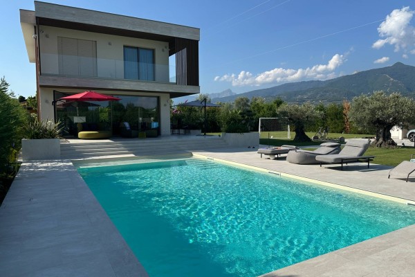 Villa In Vendita A Forte Dei M